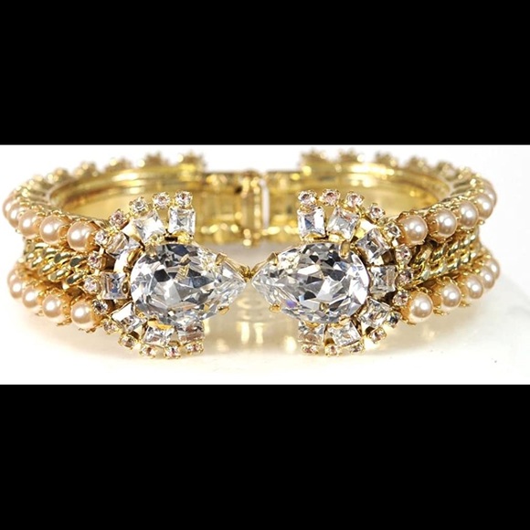 Rodrigo Otazu Crystal Pearl Chain Cuff from Sex in the City 2 - Picture 6 of 7